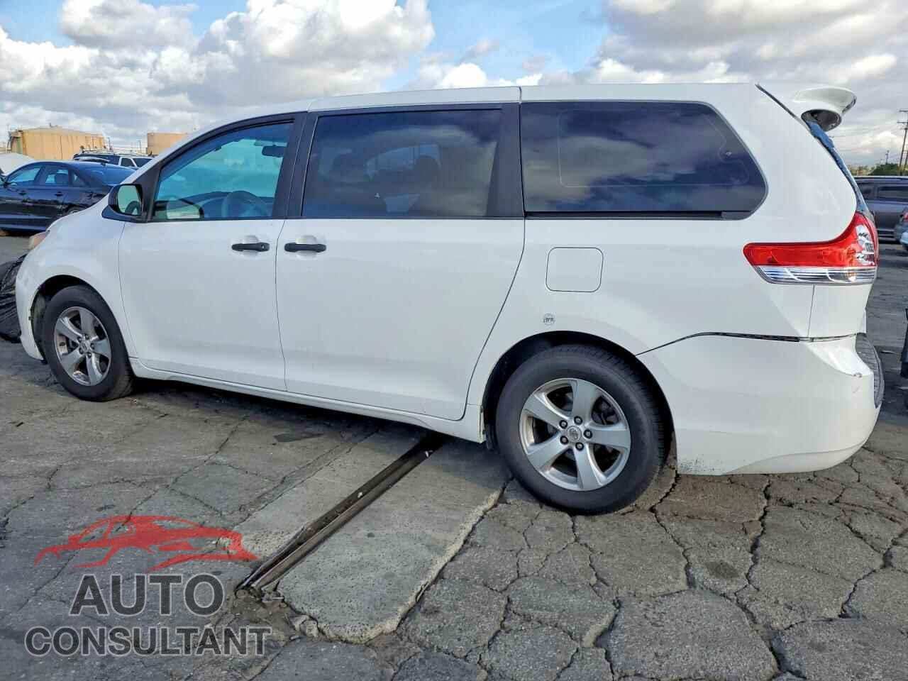 TOYOTA SIENNA 2011 - 5TDZK3DC0BS171709