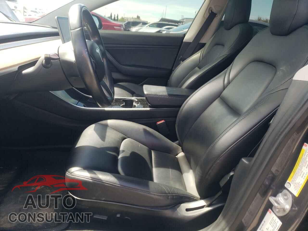 TESLA MODEL 3 2018 - 5YJ3E1EA0JF158573