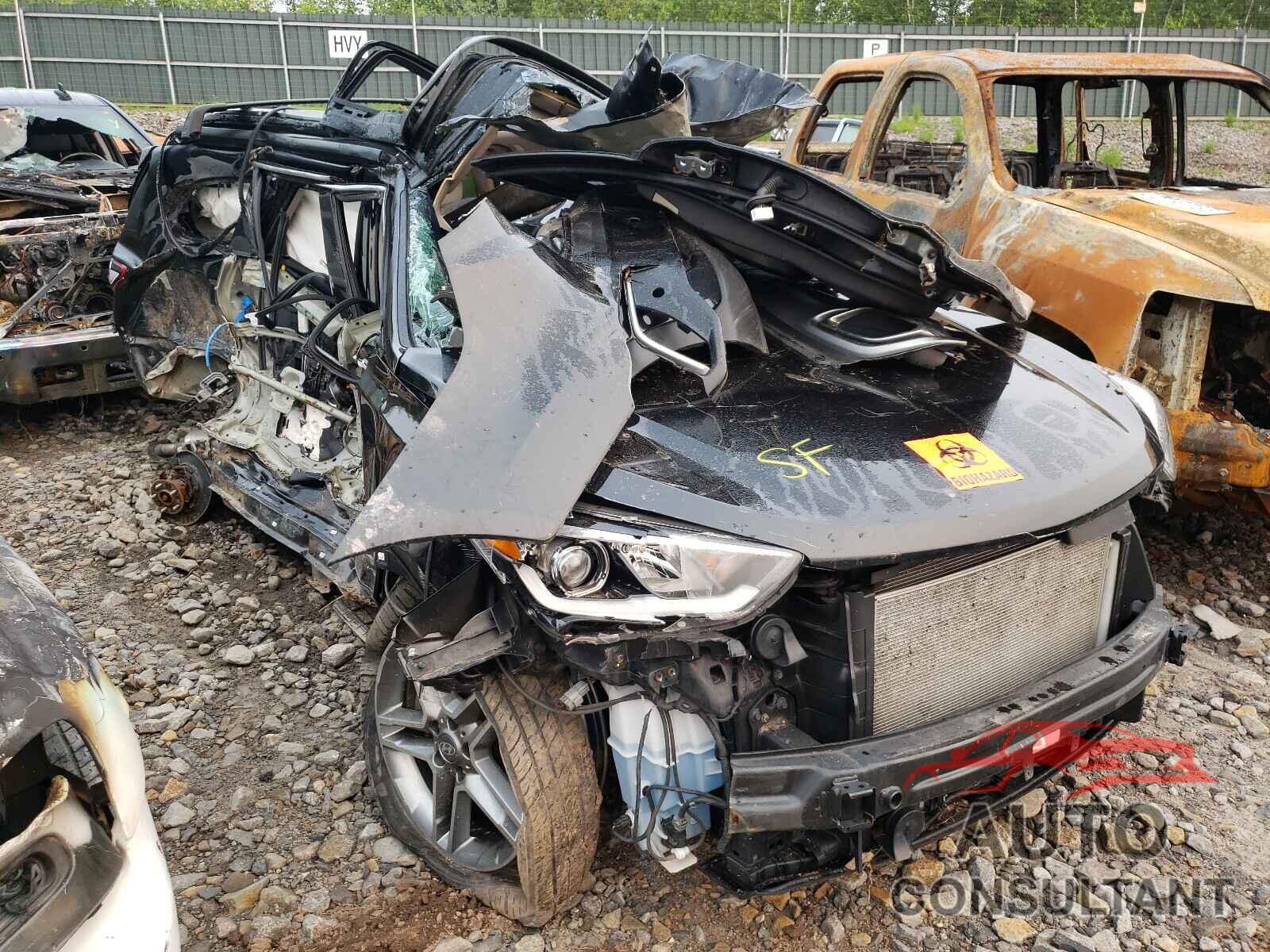 HYUNDAI SANTA FE 2018 - KM8SRDHF2JU264339