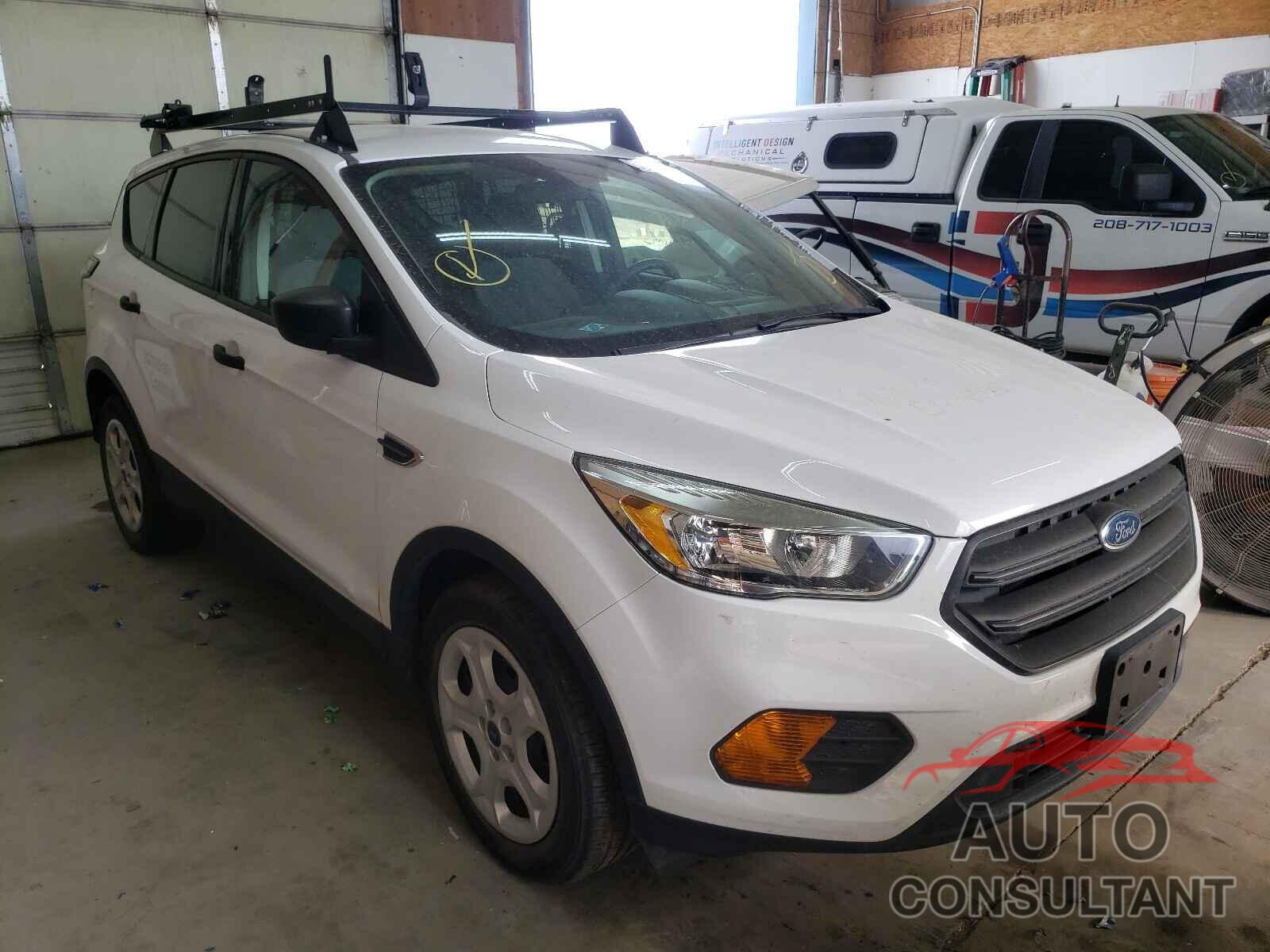 FORD ESCAPE 2017 - 1FMCU0F70HUC04870