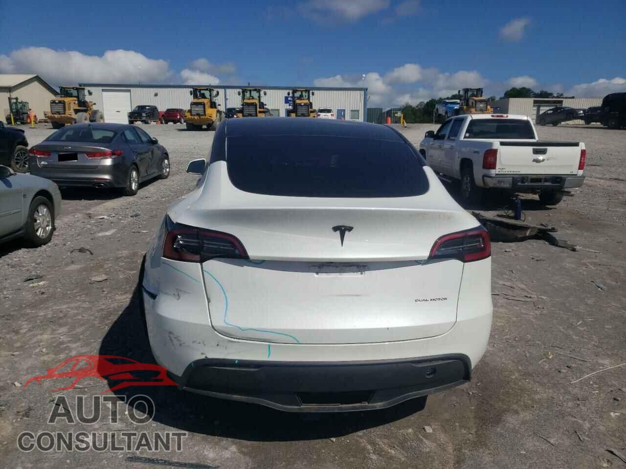 TESLA MODEL Y 2023 - 7SAYGDEE6PF630341