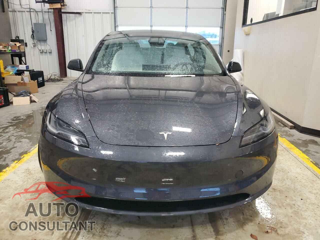 TESLA MODEL 3 2024 - 5YJ3E1EA9RF826639
