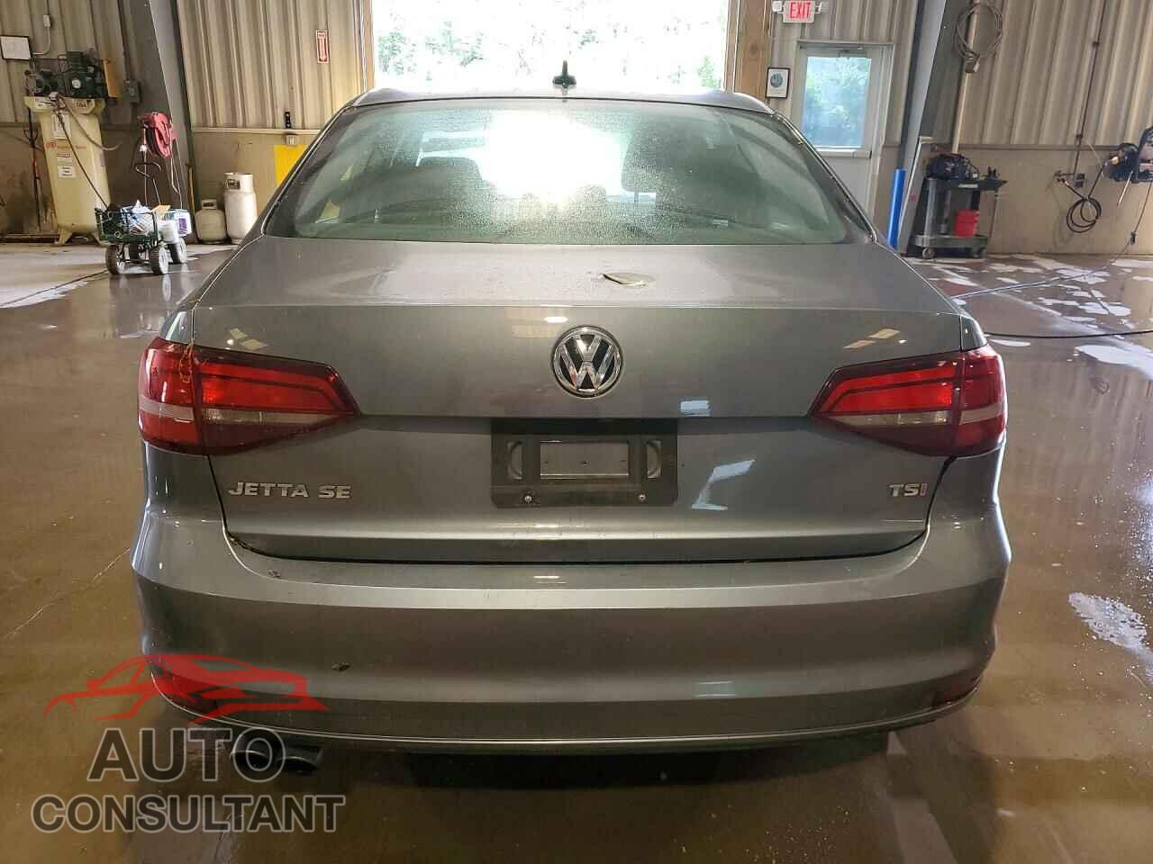 VOLKSWAGEN JETTA 2017 - 3VWDB7AJ8HM413379