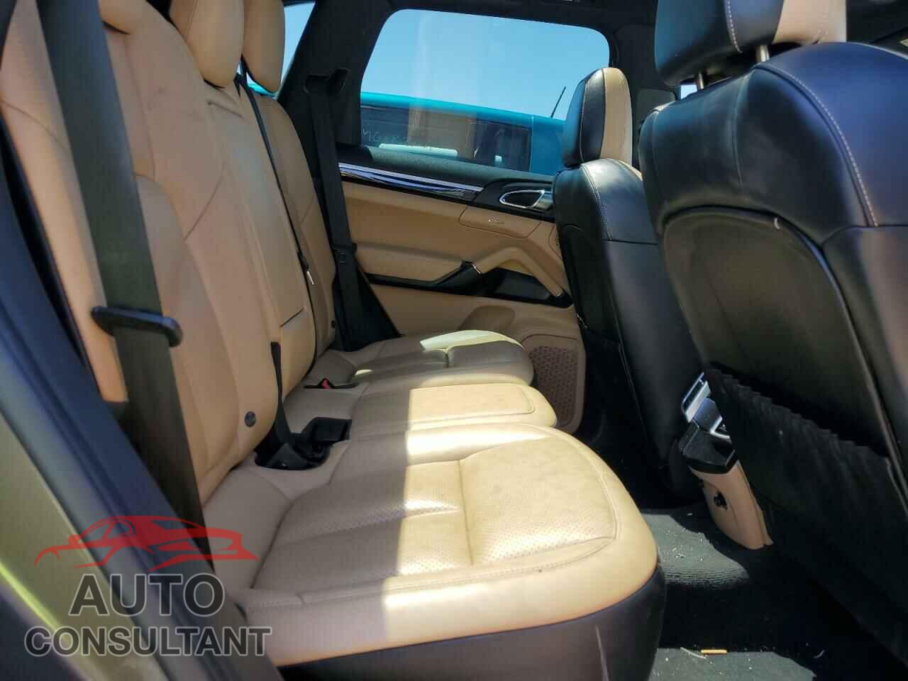 PORSCHE CAYENNE 2016 - WP1AA2A27GLA00419