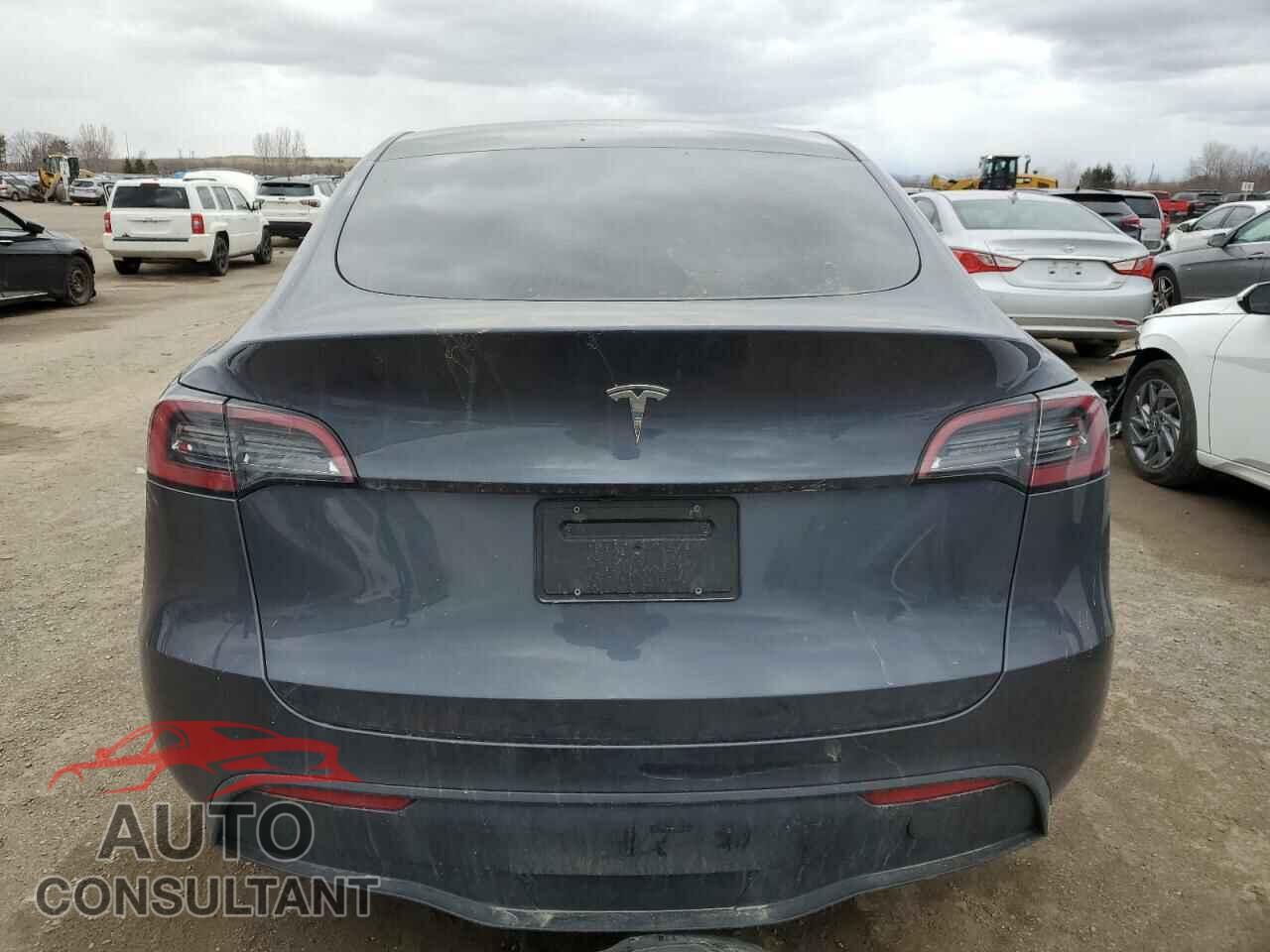 TESLA MODEL Y 2023 - LRWYGDFD5PC164043