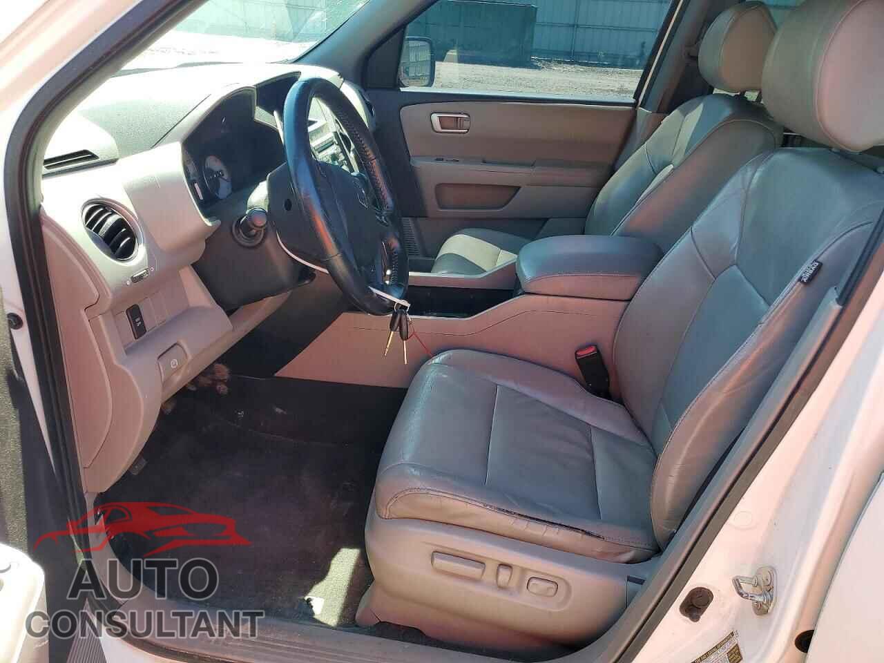 HONDA PILOT 2011 - 5FNYF3H68BB040018
