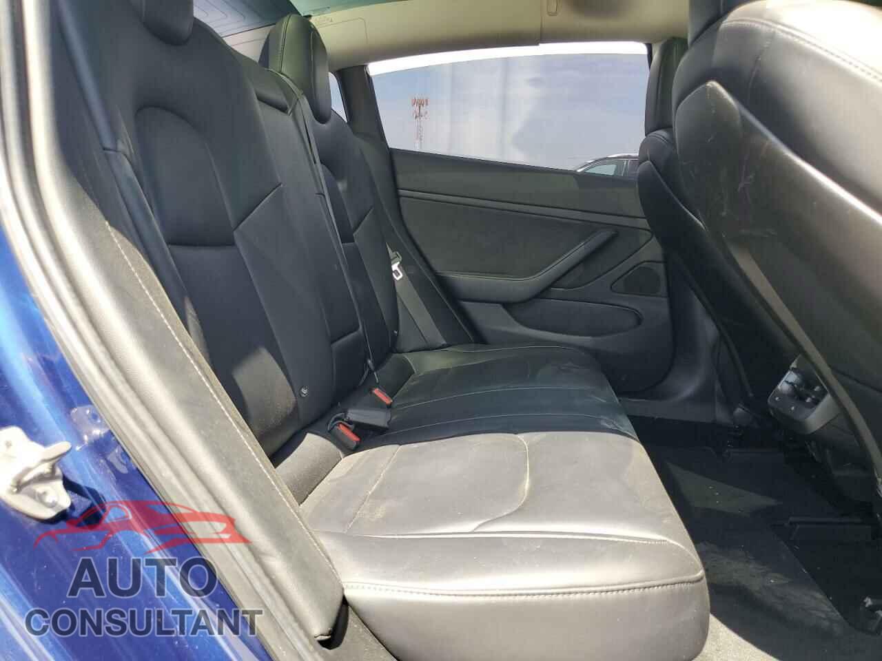 TESLA MODEL 3 2018 - 5YJ3E1EA1JF013171