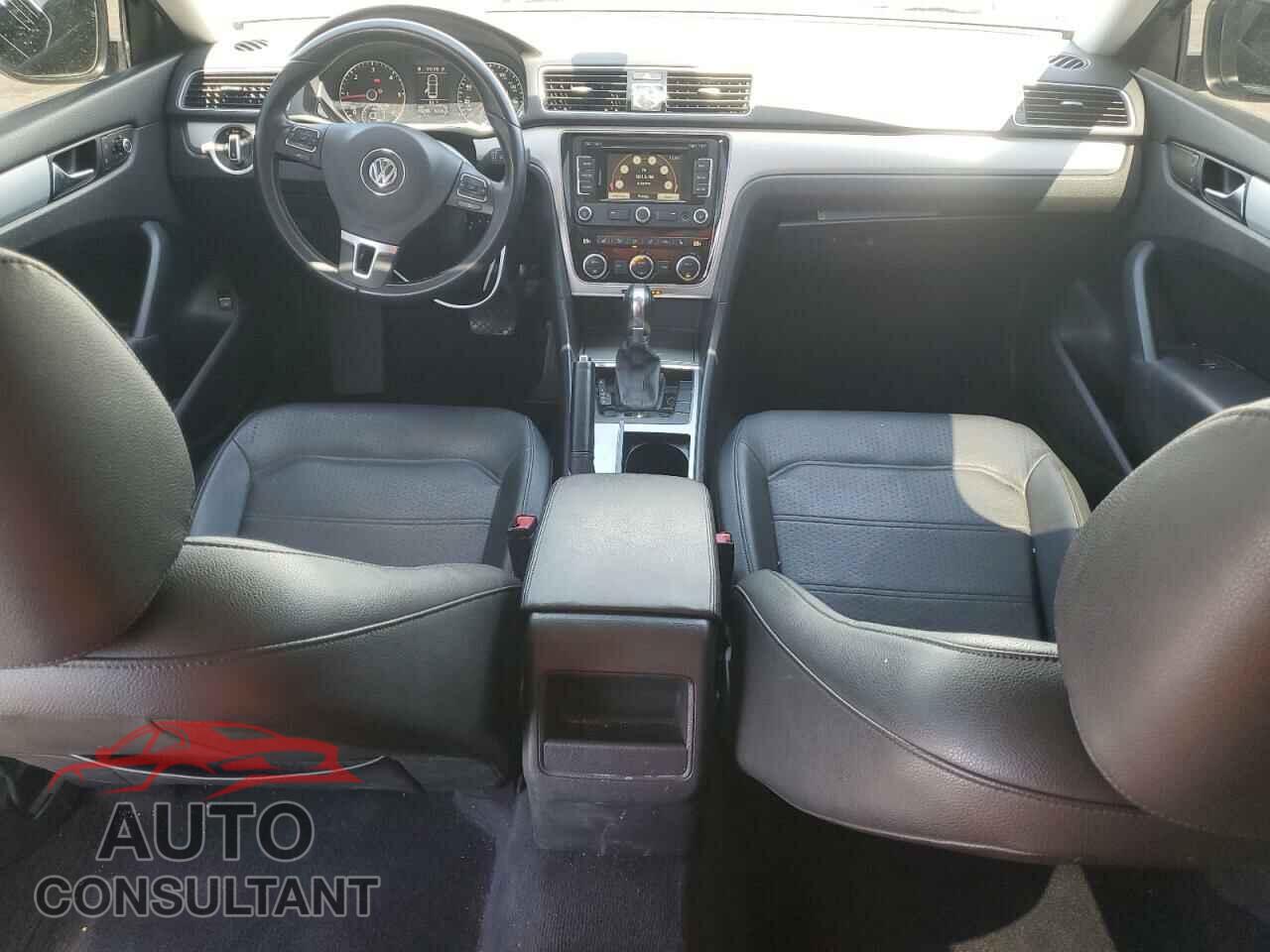 VOLKSWAGEN PASSAT 2012 - 1VWBN7A32CC096547