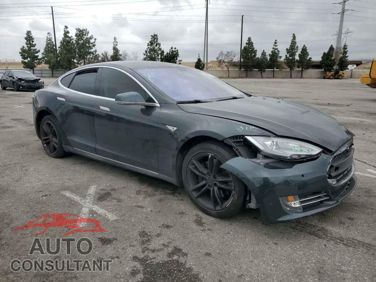 TESLA MODEL S 2013 - 5YJSA1AC1DFP11203
