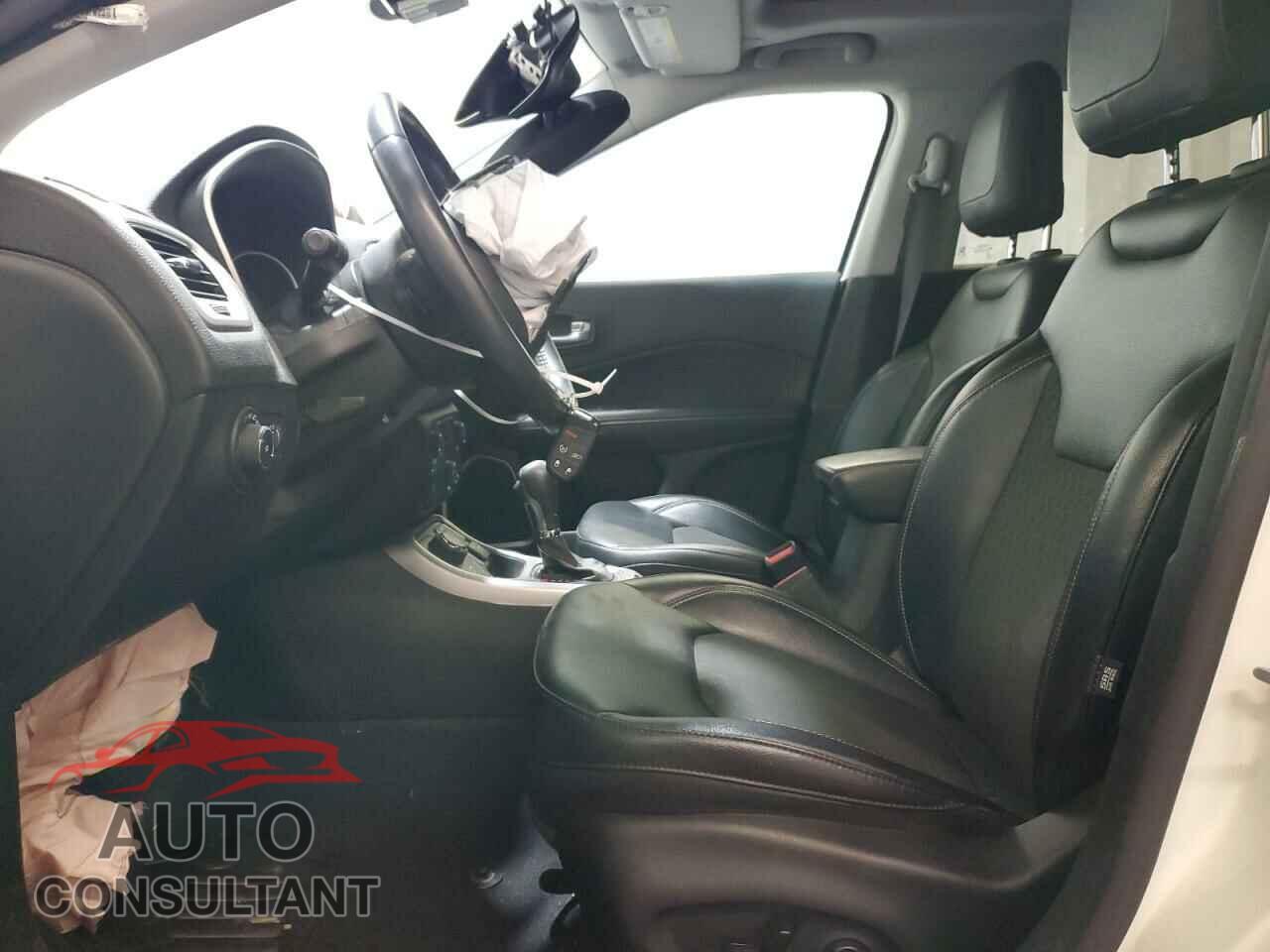 JEEP COMPASS 2020 - 3C4NJDBB4LT217700
