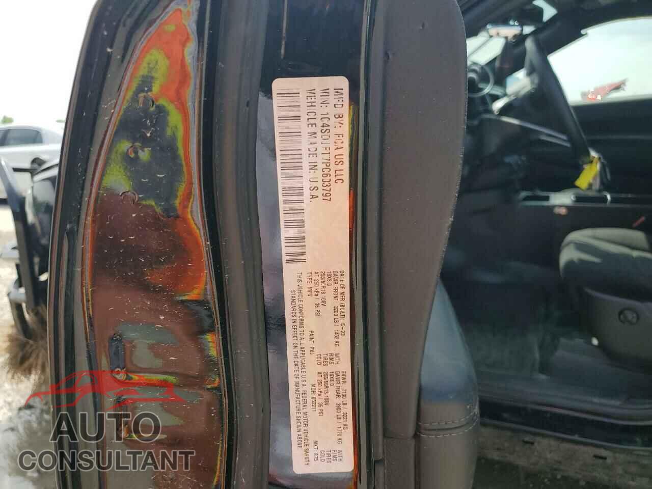 DODGE DURANGO 2023 - 1C4SDJFT7PC603797