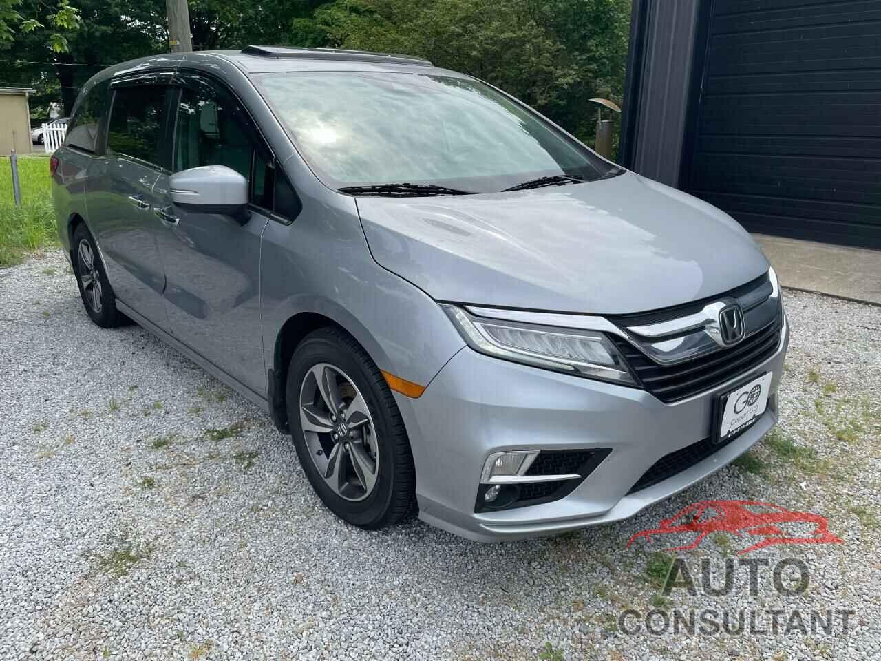 HONDA ODYSSEY 2018 - 5FNRL6H83JB012335