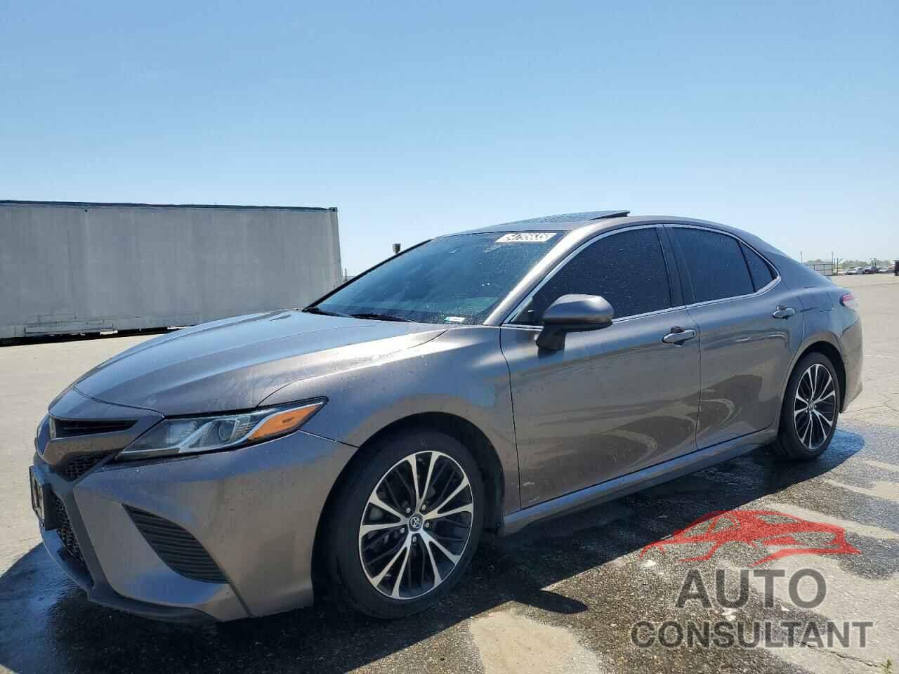TOYOTA CAMRY 2018 - 4T1B11HK3JU521351