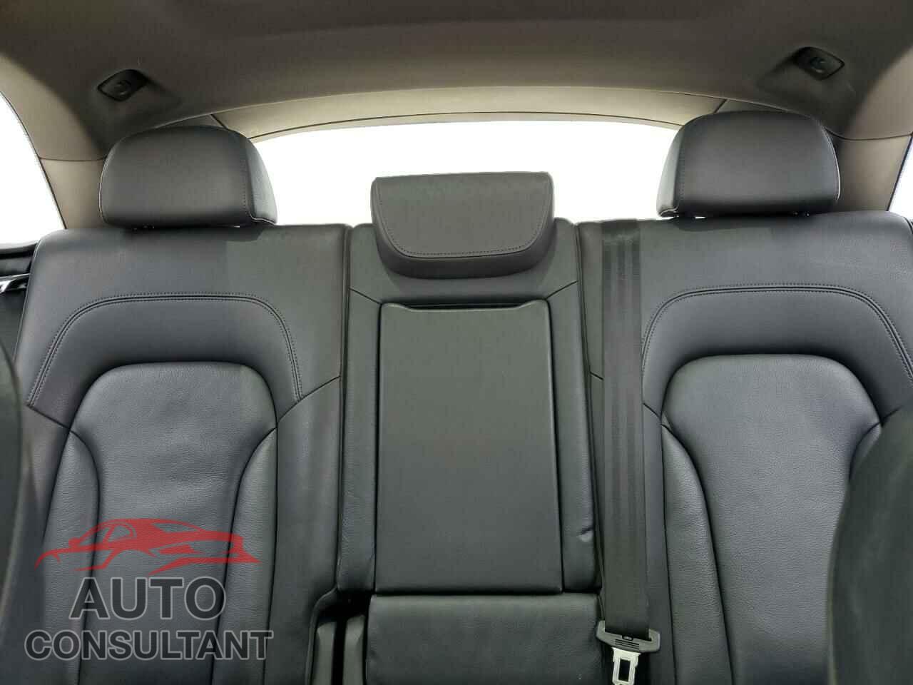 AUDI Q5 2017 - WA1M2AFP8HA047041
