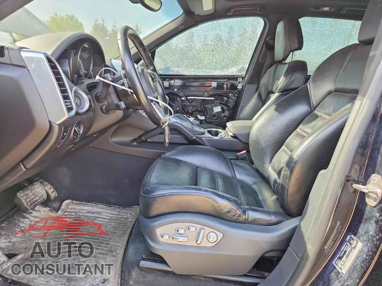 PORSCHE CAYENNE 2017 - WP1AA2A29HKA90163