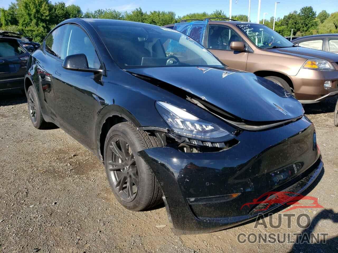 TESLA MODEL Y 2021 - 5YJYGDEE3MF260247