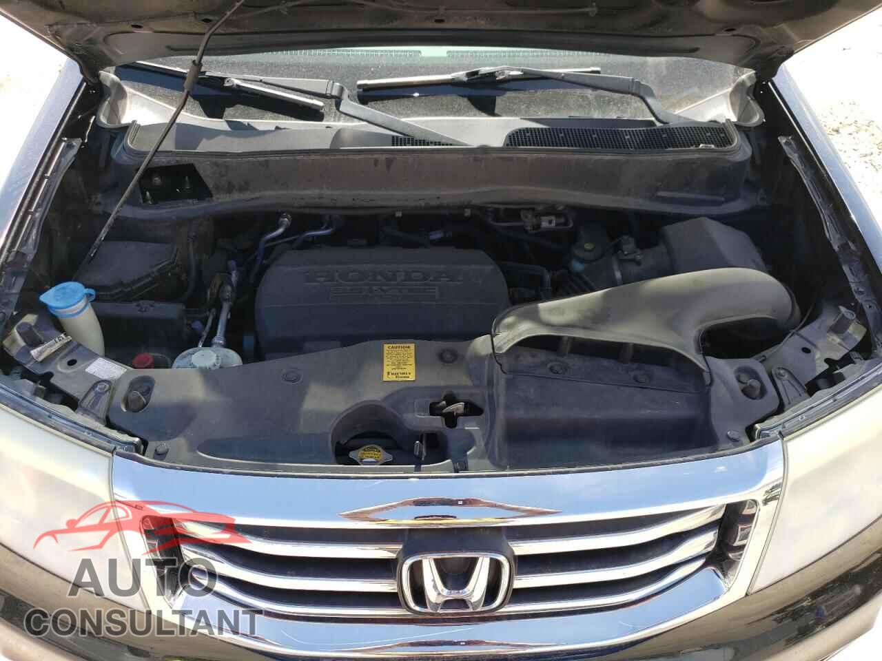 HONDA PILOT 2015 - 5FNYF4H56FB003228