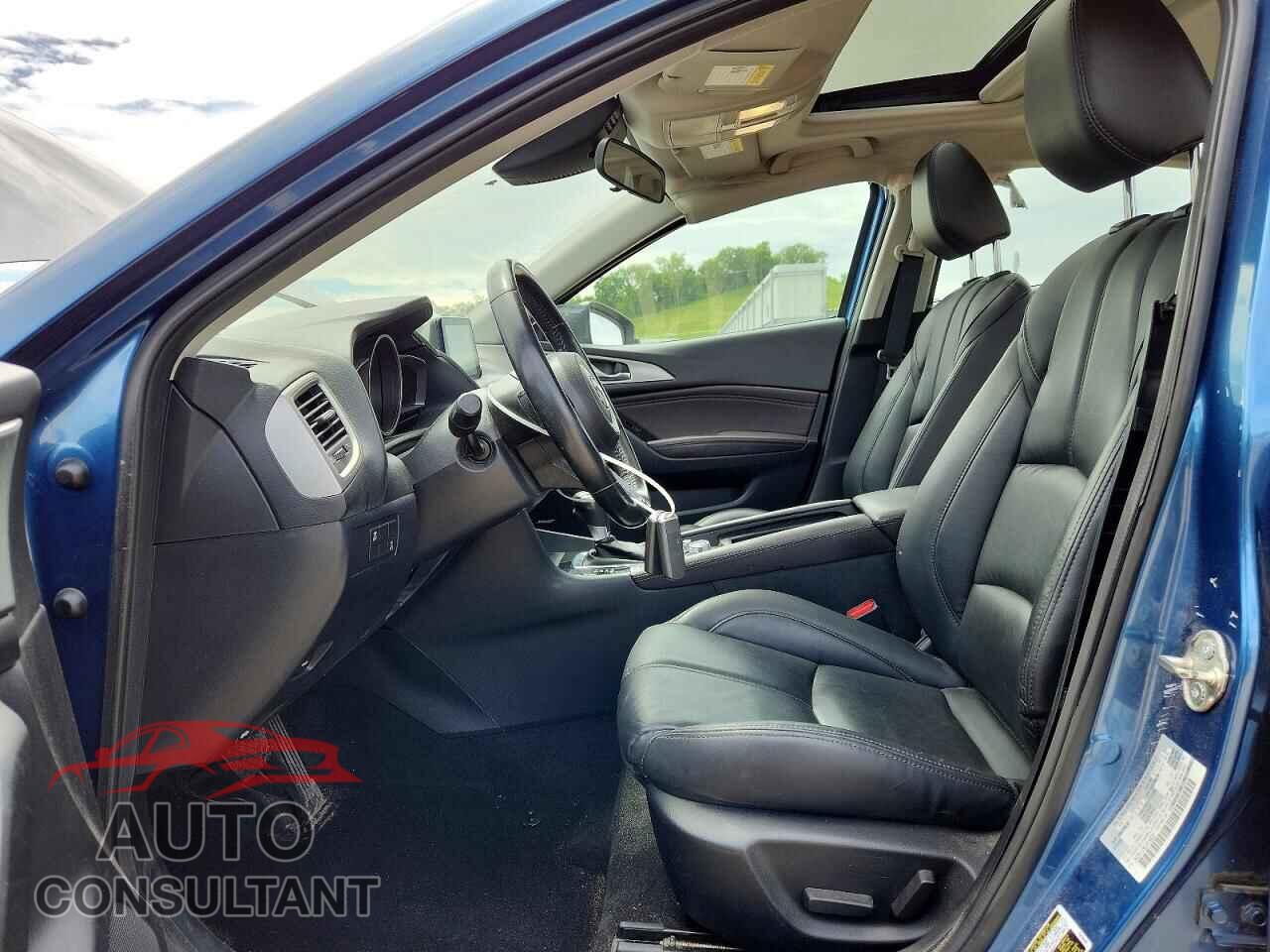 MAZDA 3 2018 - 3MZBN1V36JM189221