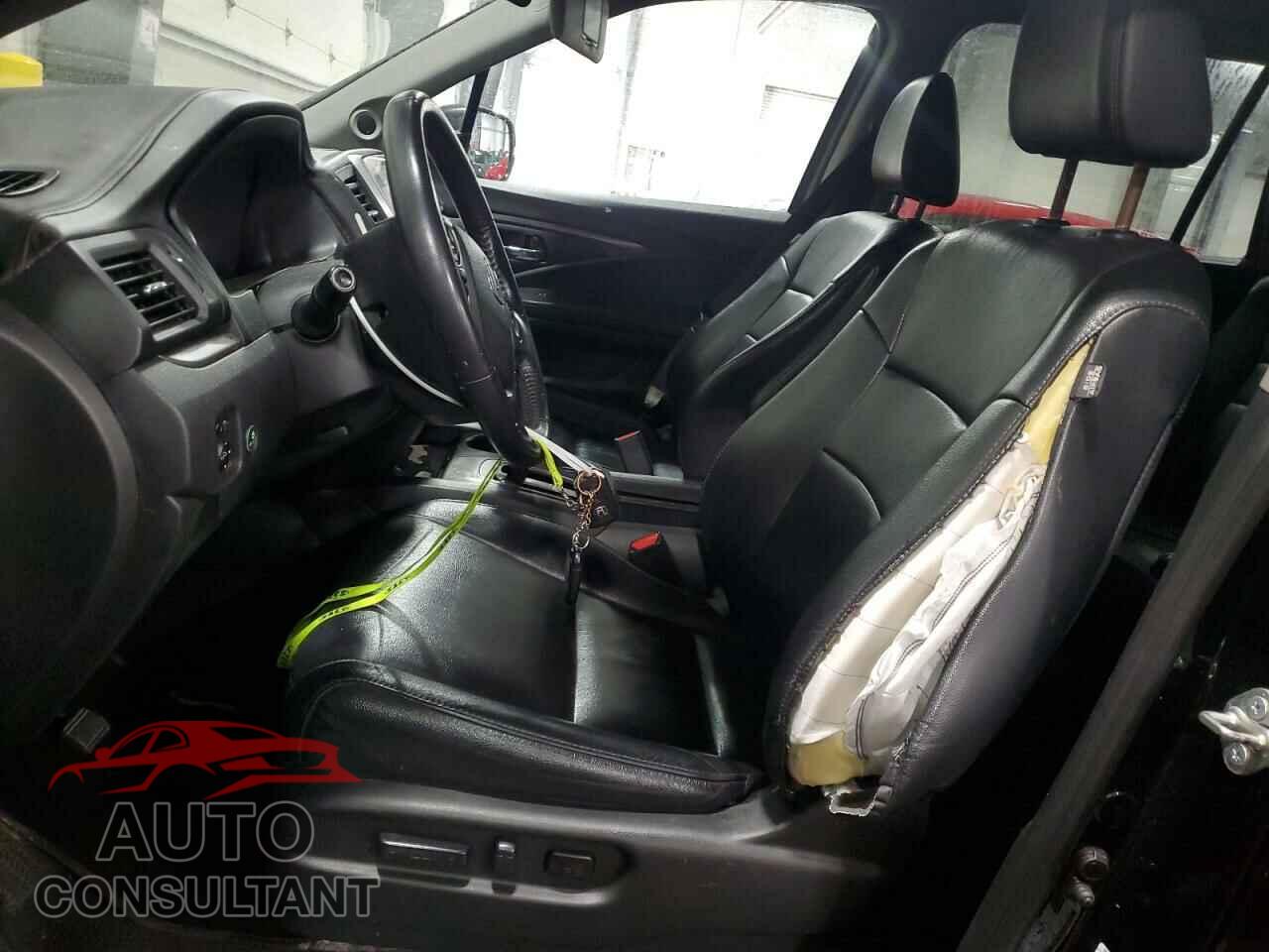 HONDA PILOT 2017 - 5FNYF6H72HB048375