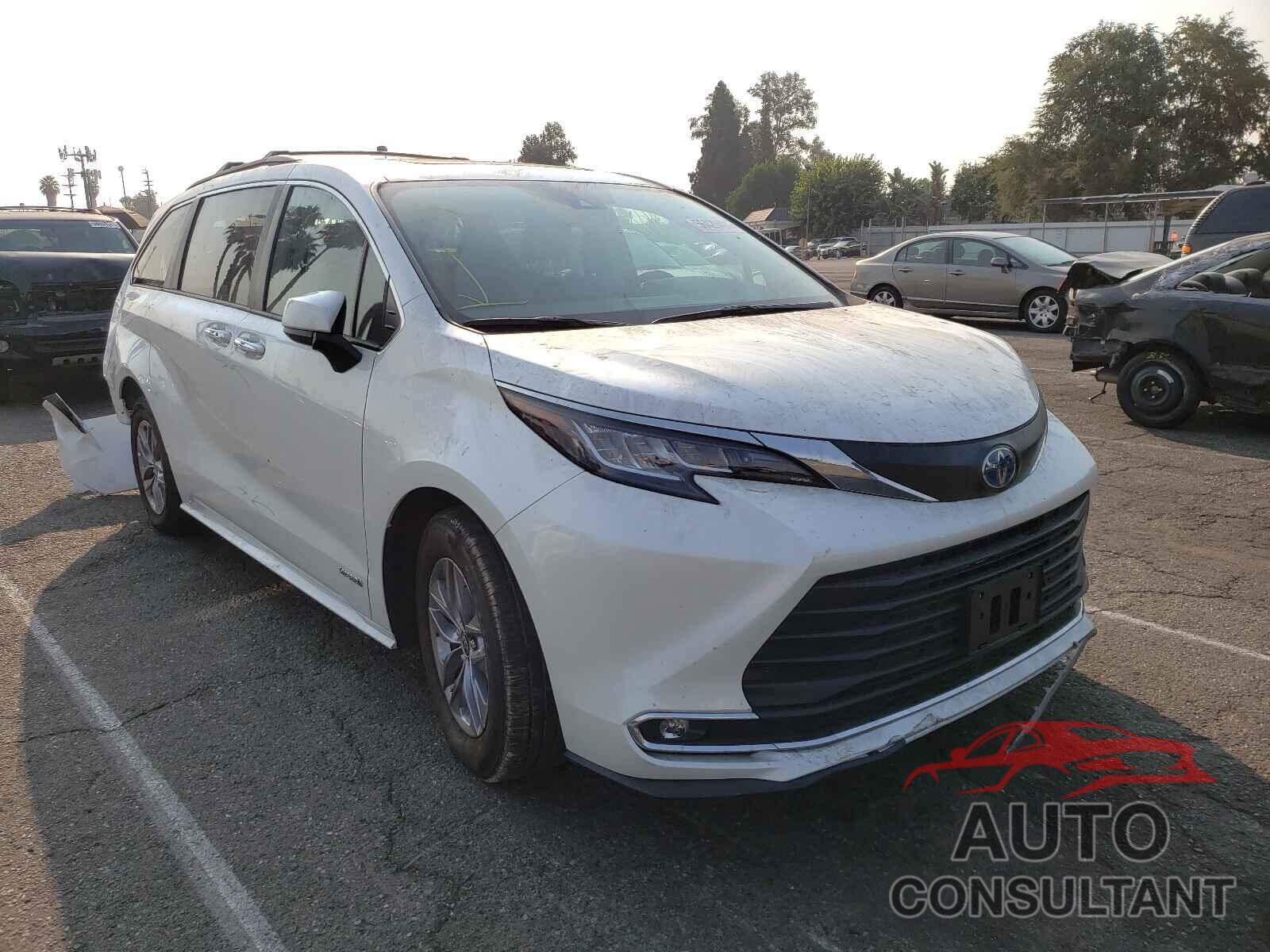 TOYOTA SIENNA 2021 - 5TDJRKEC7MS037252