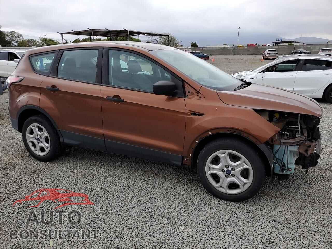 FORD ESCAPE 2017 - 1FMCU0F77HUA64431