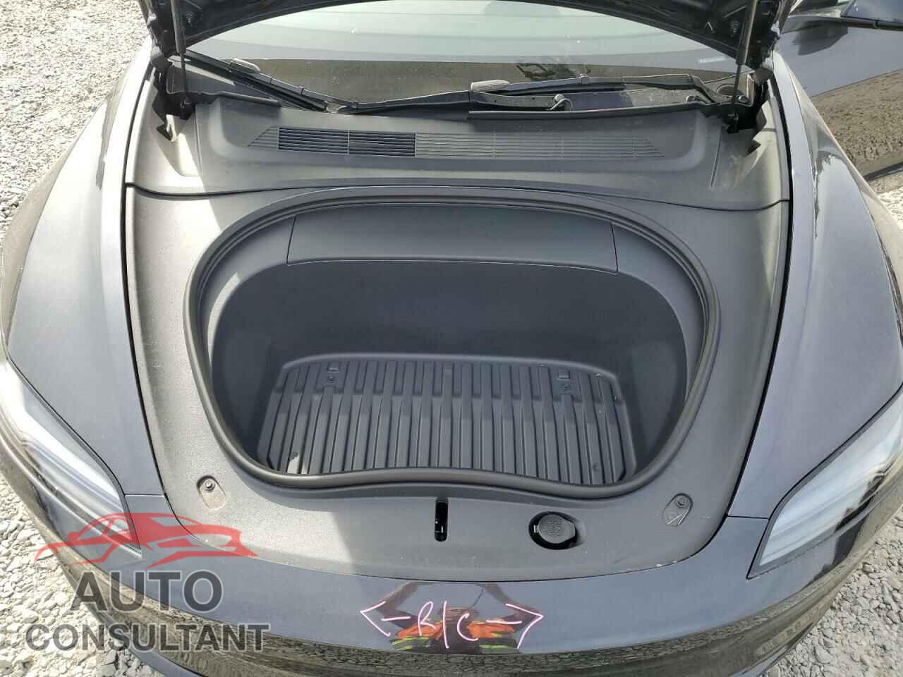 TESLA MODEL 3 2024 - 5YJ3E1EB9RF816038