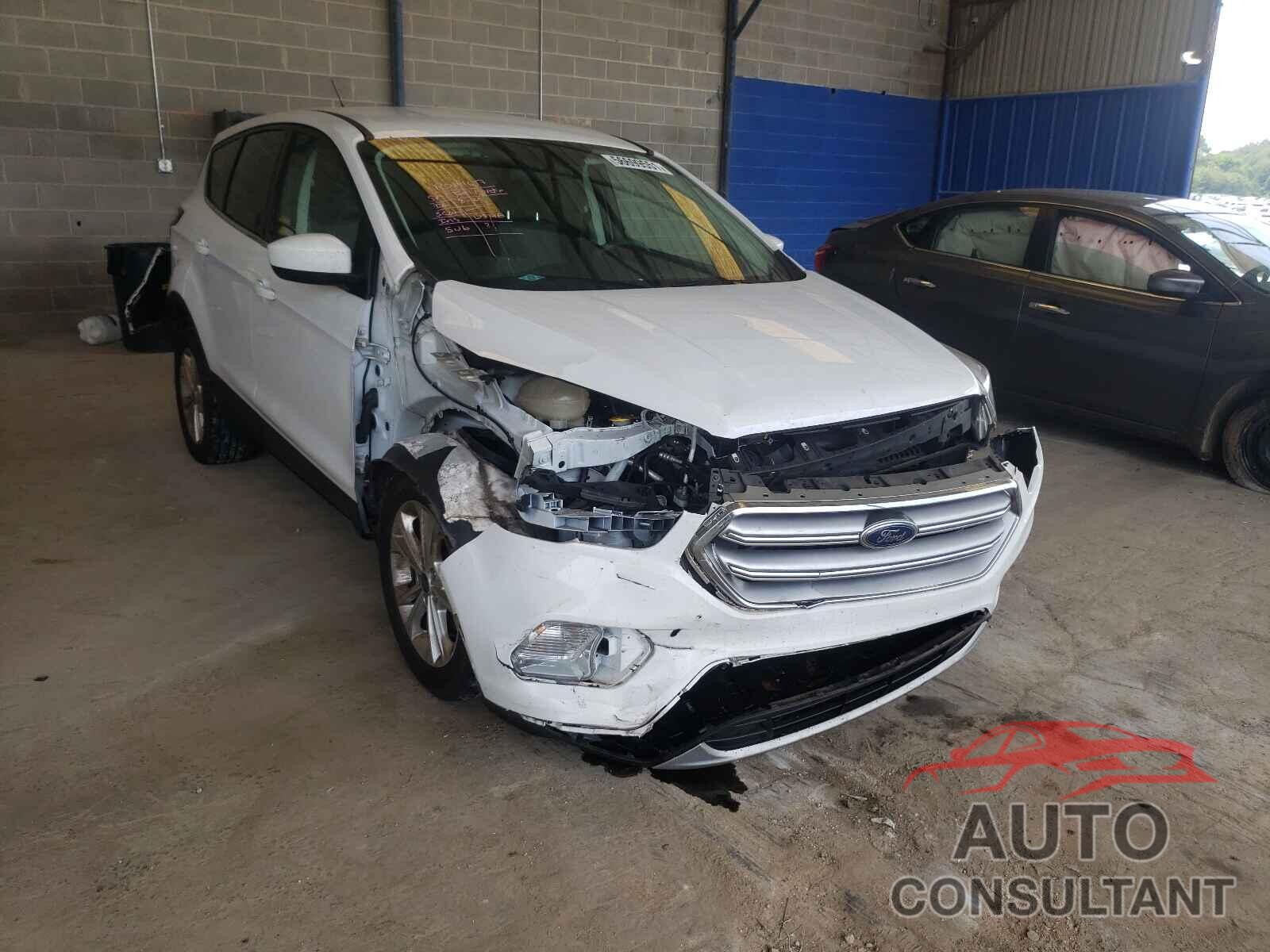 FORD ESCAPE 2017 - 1FMCU0GD5HUE63794