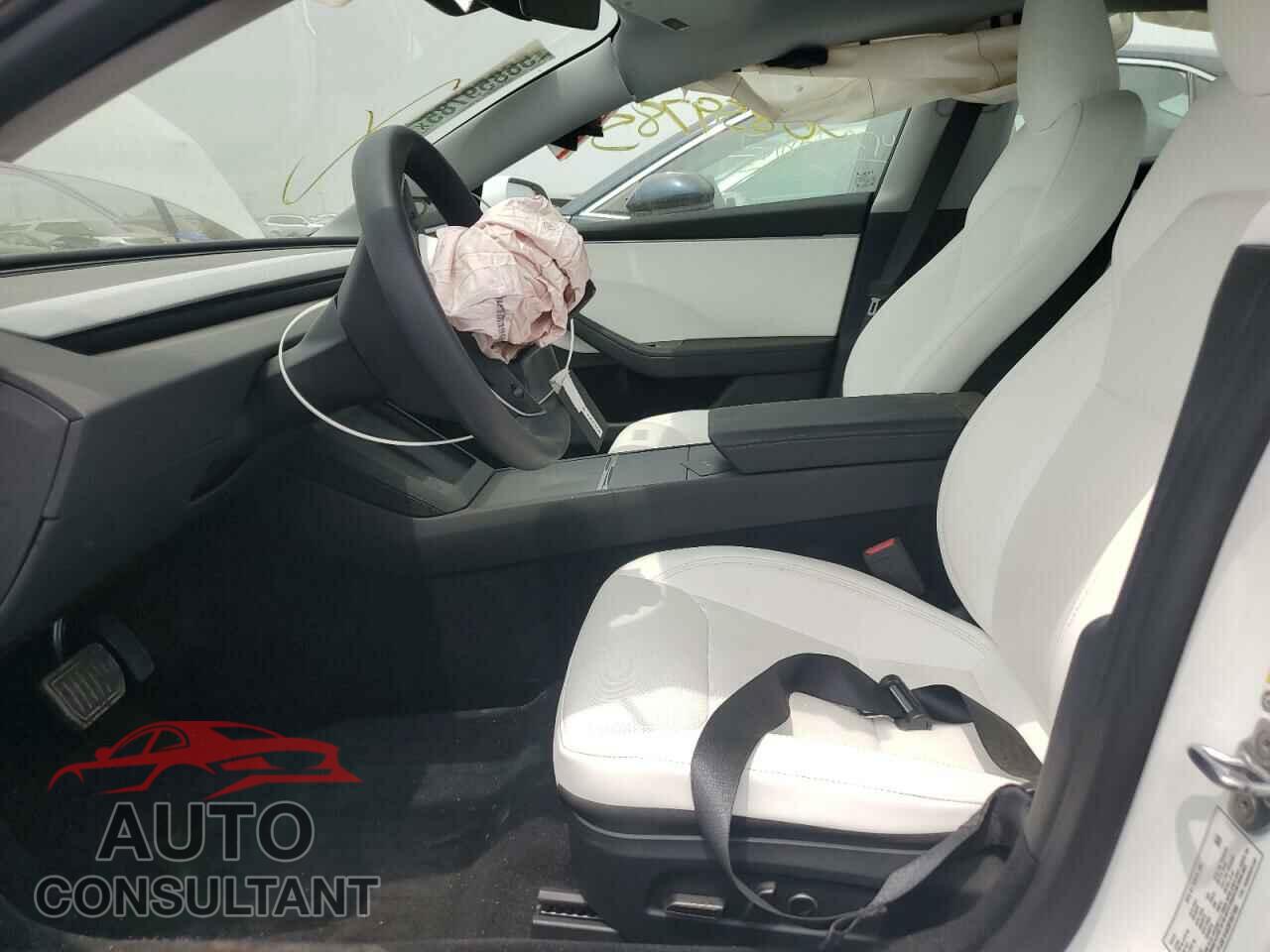 TESLA MODEL 3 2024 - 5YJ3E1EAXRF867300