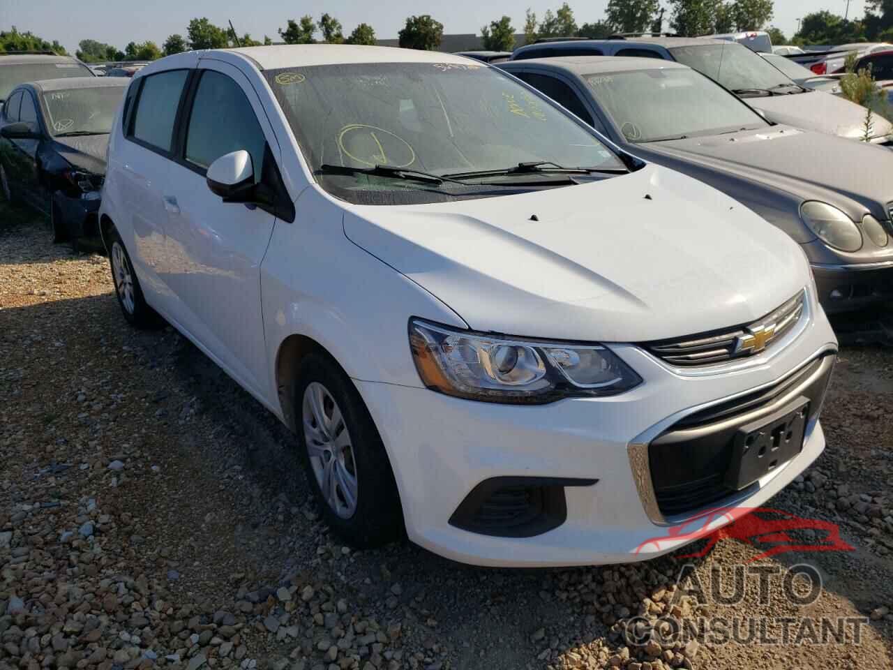 CHEVROLET SONIC 2018 - 1G1JG6SH6J4110320