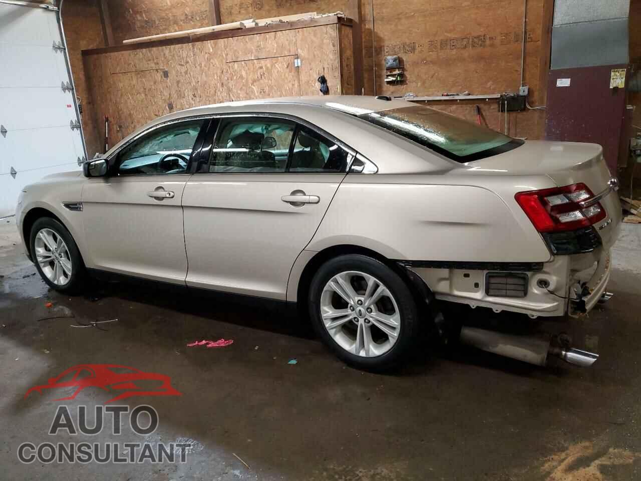 FORD TAURUS 2018 - 1FAHP2D80JG105369