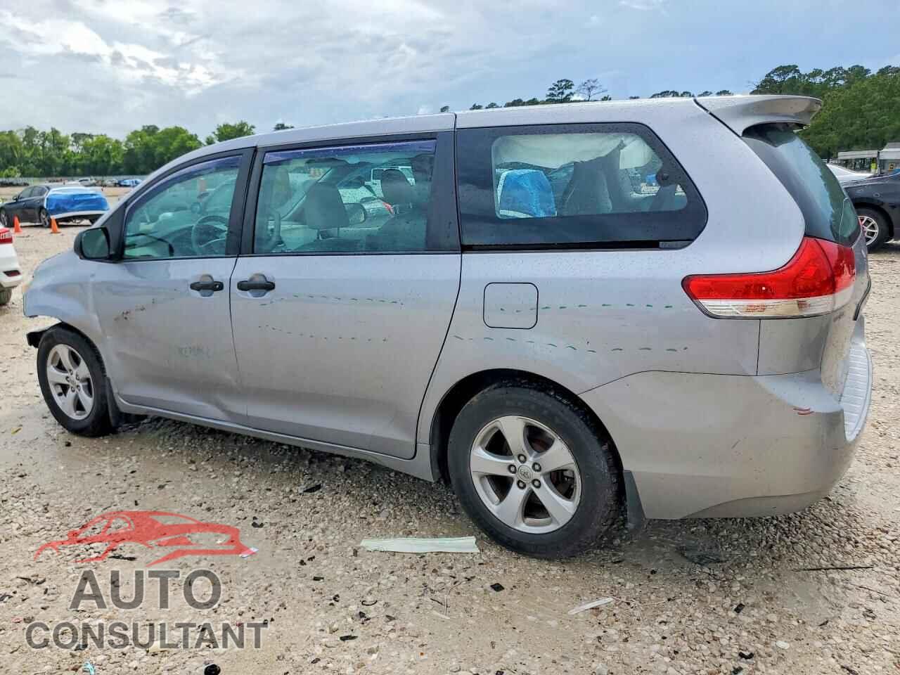 TOYOTA SIENNA 2013 - 5TDZK3DC8DS352513