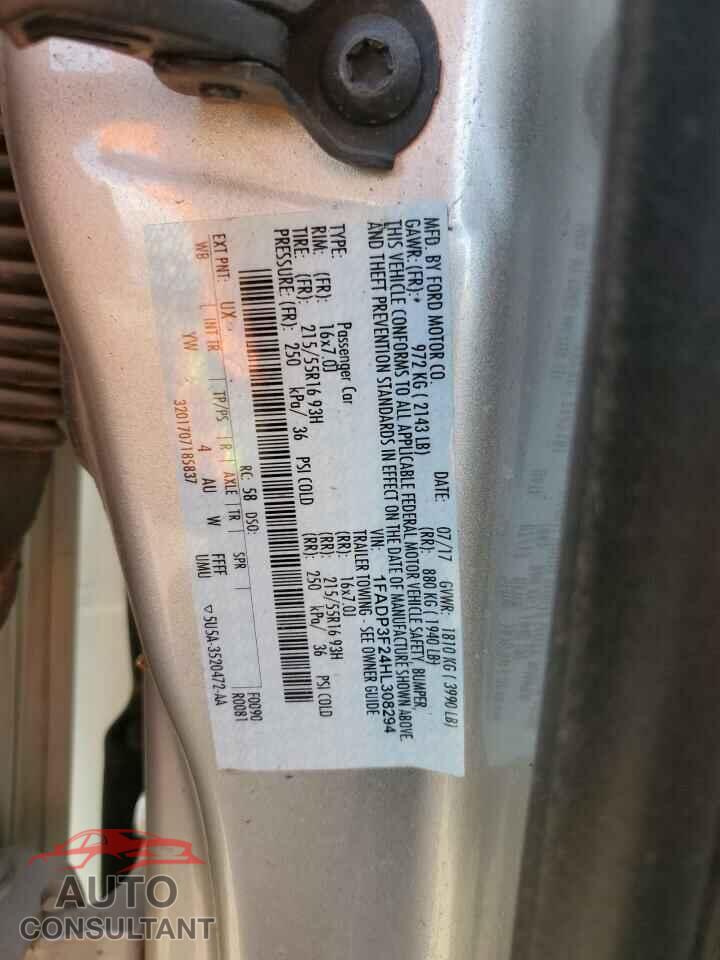 FORD FOCUS 2017 - 1FADP3F24HL308294