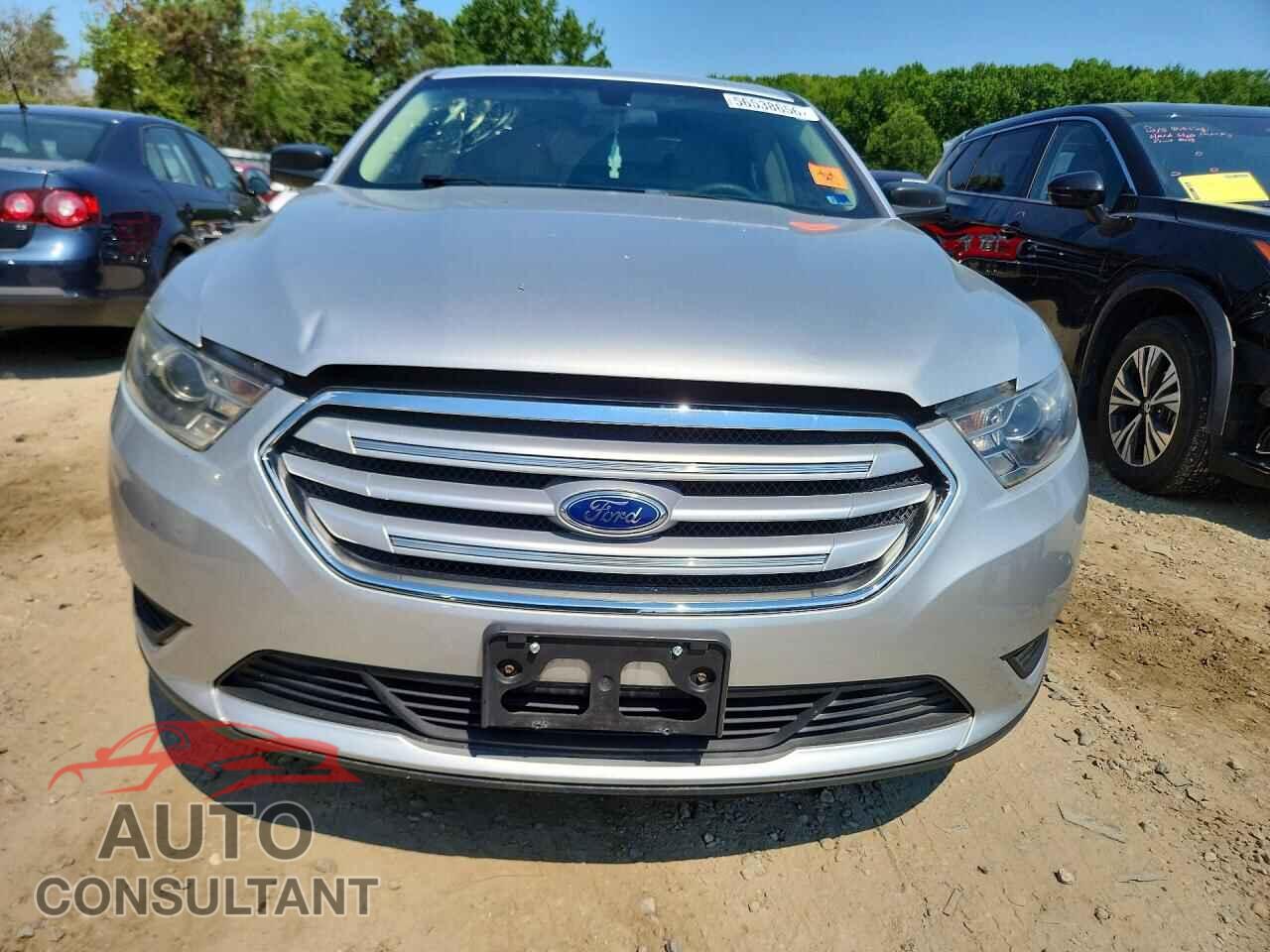 FORD TAURUS 2015 - 1FAHP2D82FG133164