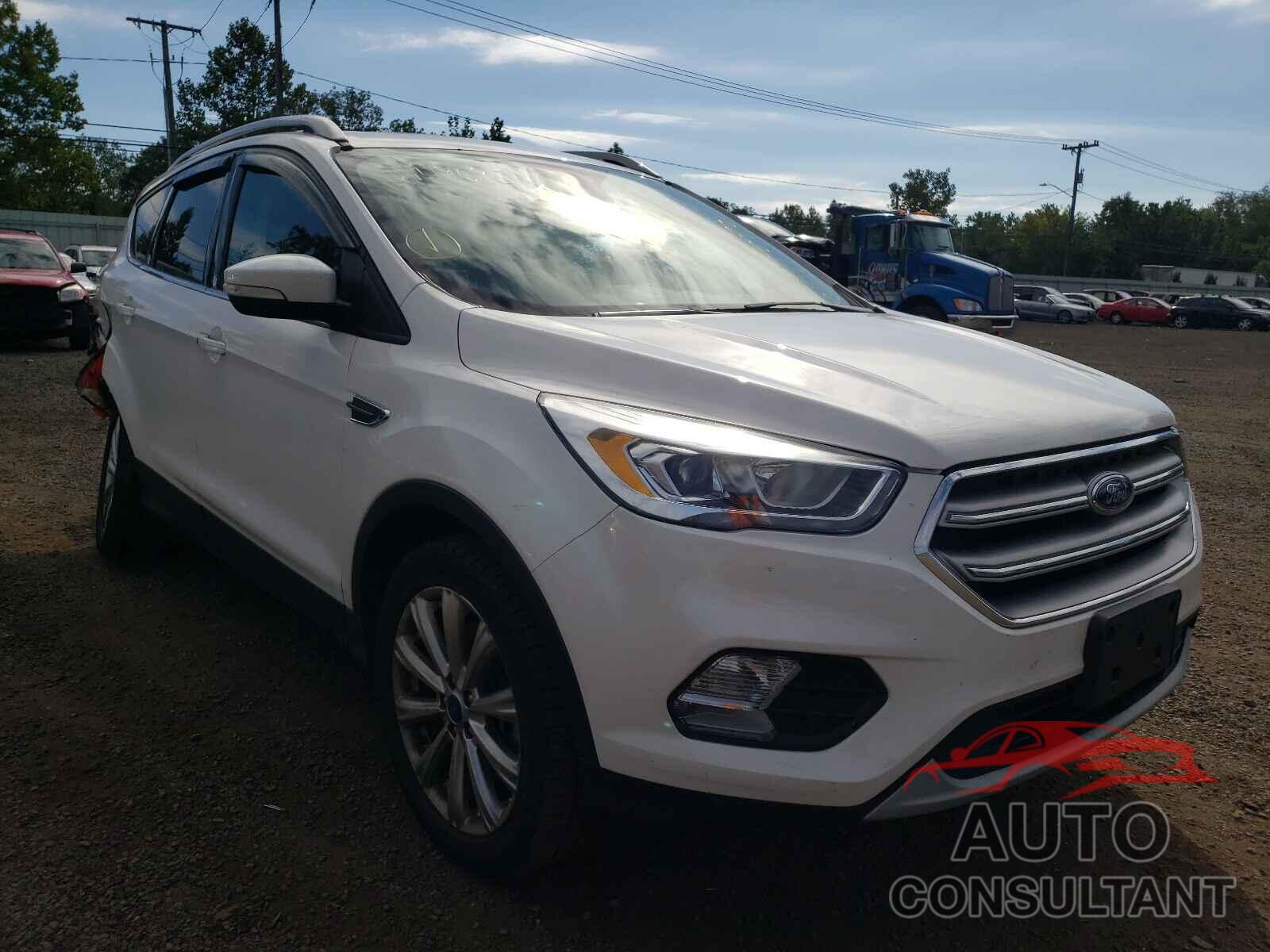 FORD ESCAPE 2017 - 1FMCU9JD2HUA17759