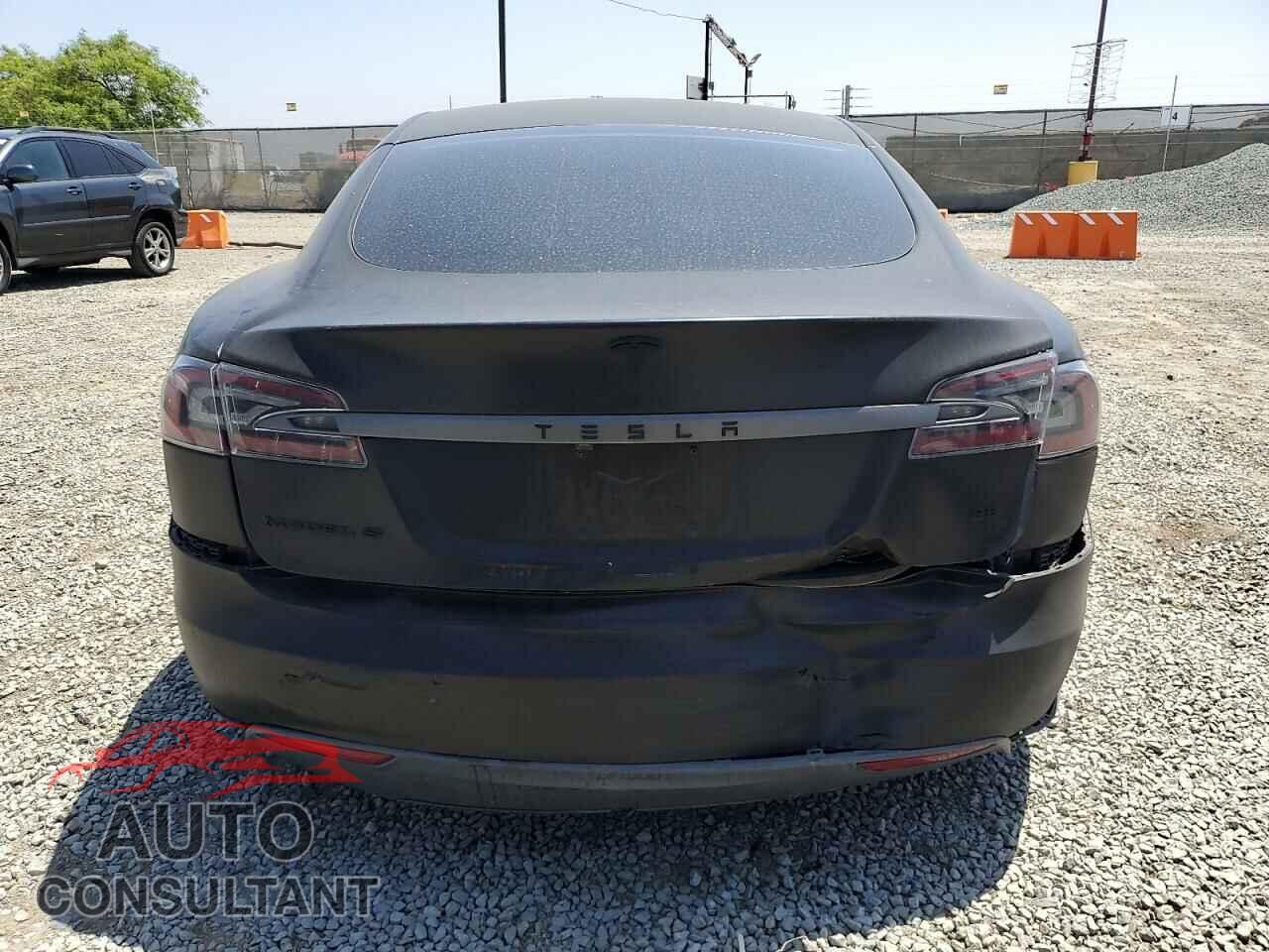 TESLA MODEL S 2015 - 5YJSA1E14FF117457