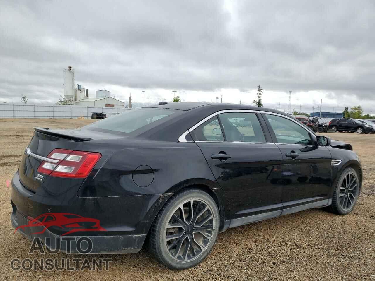 FORD TAURUS 2017 - 1FAHP2E86HG137669