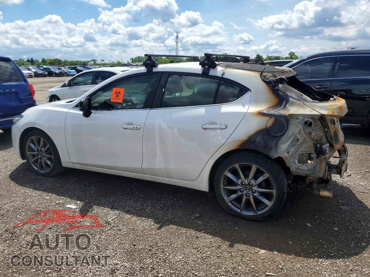 MAZDA 3 2018 - 3MZBN1M33JM210530