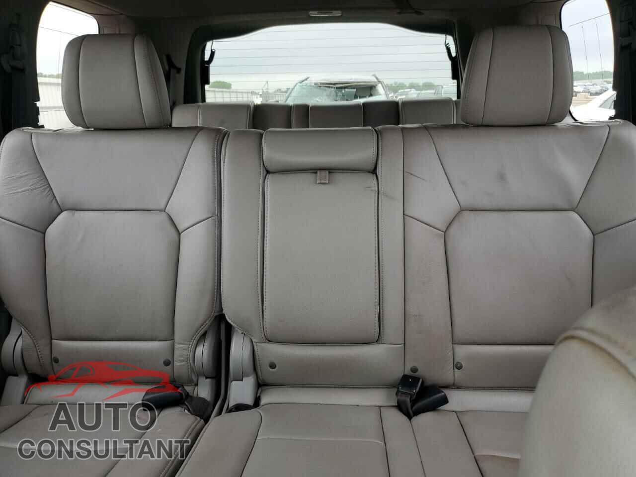 HONDA PILOT 2015 - 5FNYF4H7XFB069444