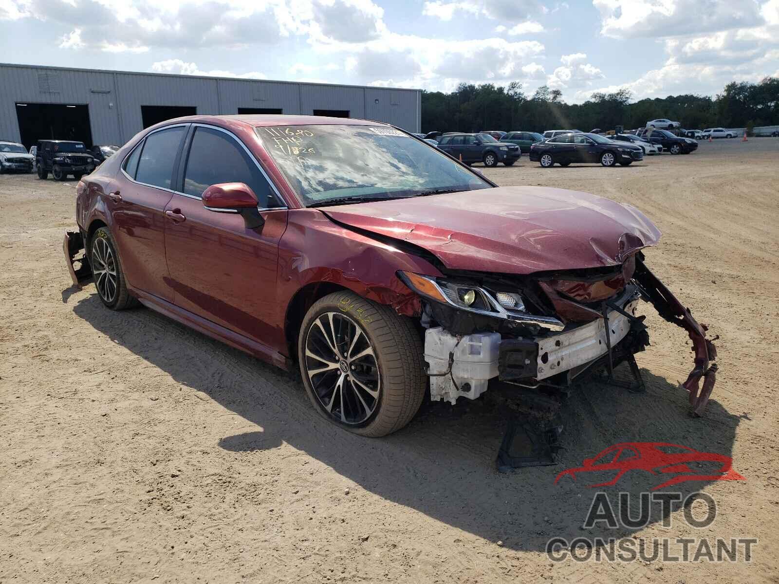 TOYOTA CAMRY 2018 - 4T1B11HK3JU514173