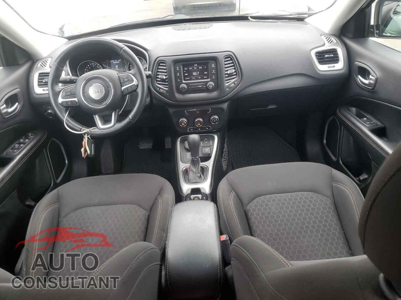 JEEP COMPASS 2017 - 3C4NJDAB4HT667078