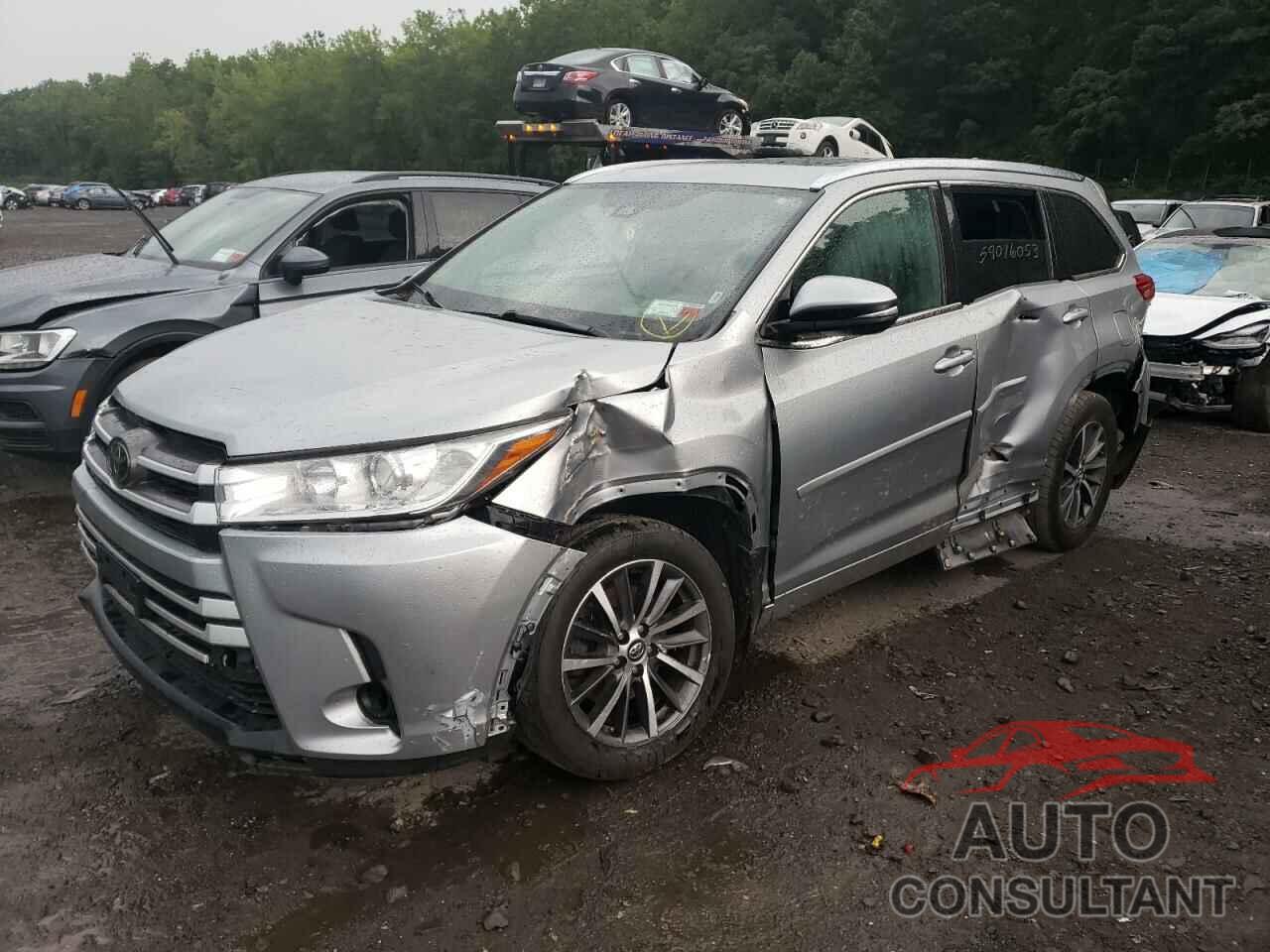 TOYOTA HIGHLANDER 2018 - 5TDJZRFH0JS525604