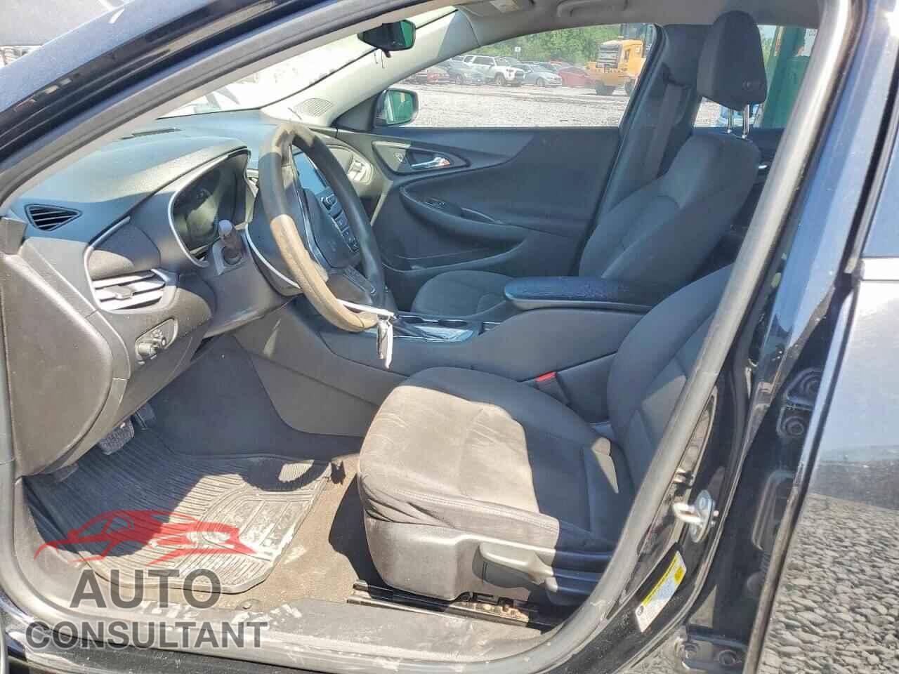 CHEVROLET MALIBU 2017 - 1G1ZB5ST7HF243473