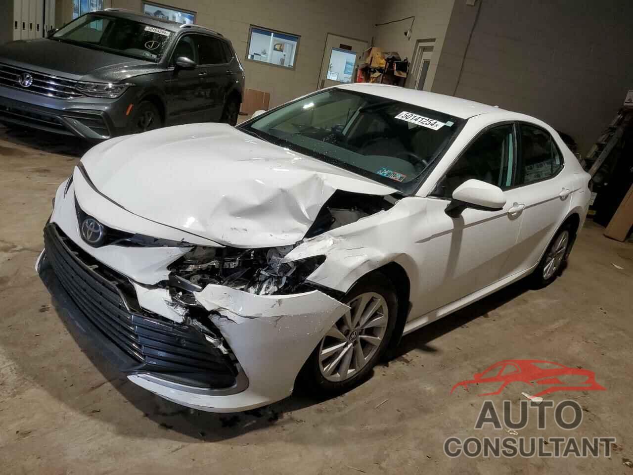 TOYOTA CAMRY 2022 - 4T1C11AK8NU646155