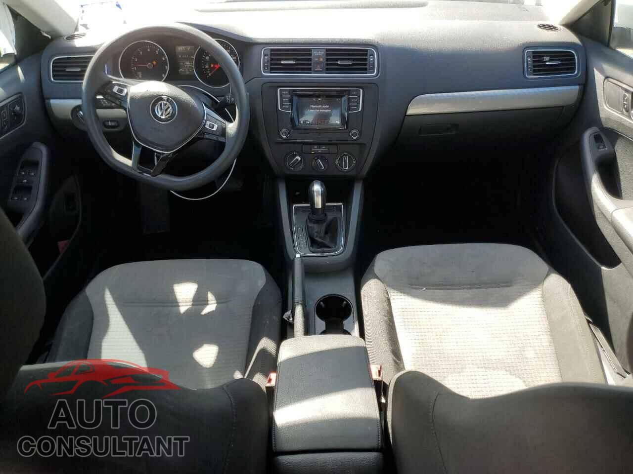 VOLKSWAGEN JETTA 2017 - 3VW2B7AJ5HM384527