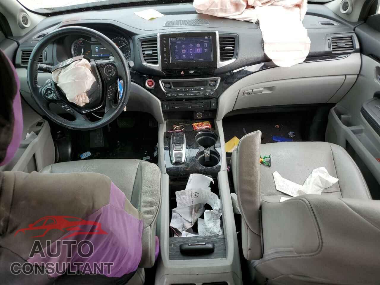 HONDA PILOT 2017 - 5FNYF5H99HB023940