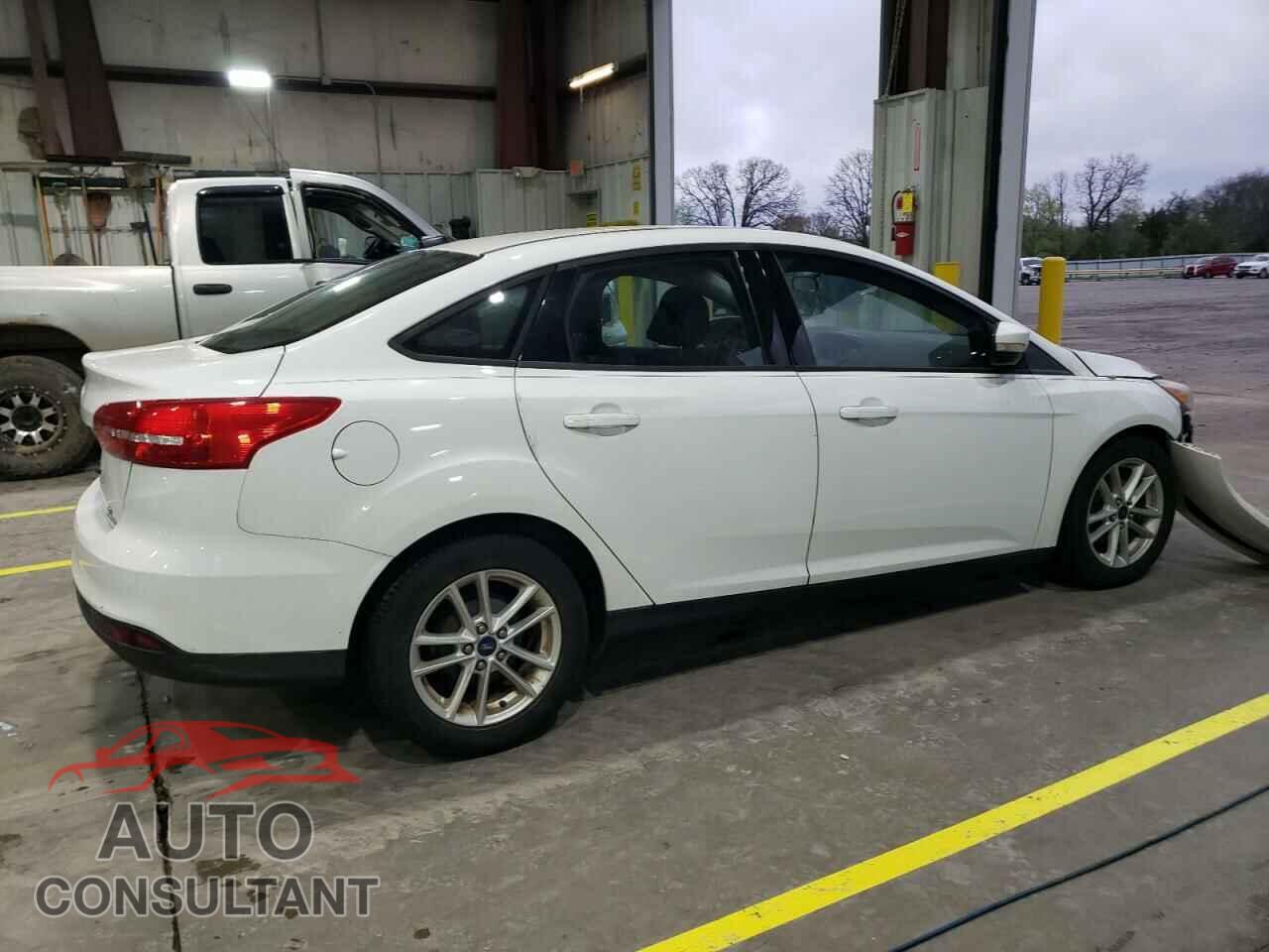 FORD FOCUS 2015 - 1FADP3F25FL250046