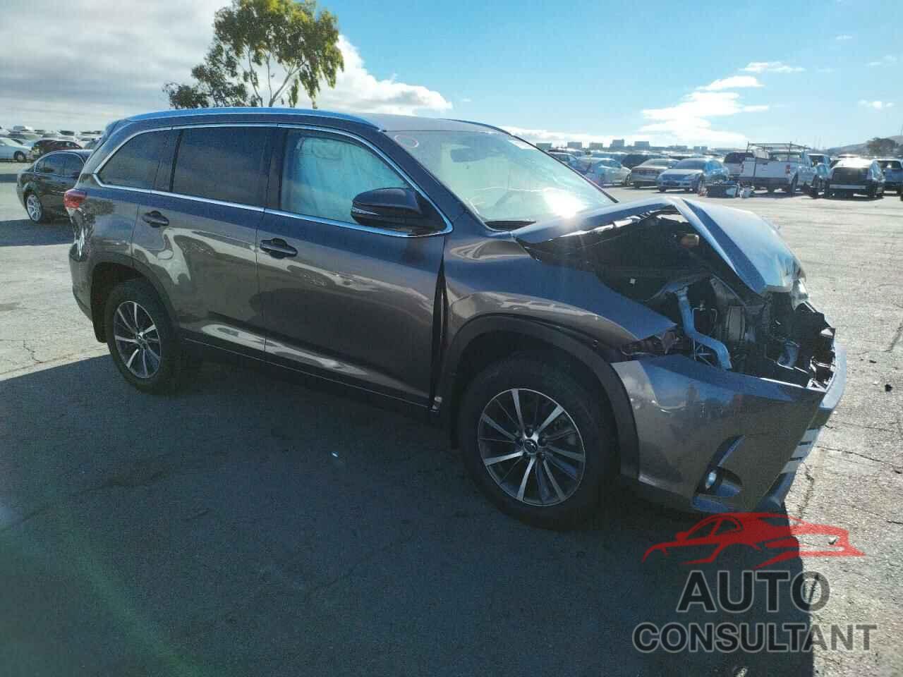TOYOTA HIGHLANDER 2018 - 5TDJZRFH6JS546442