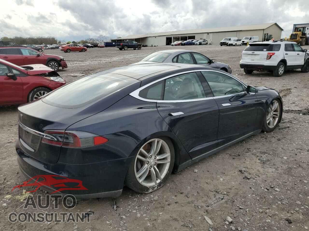 TESLA MODEL S 2013 - 5YJSA1DN9DFP01855