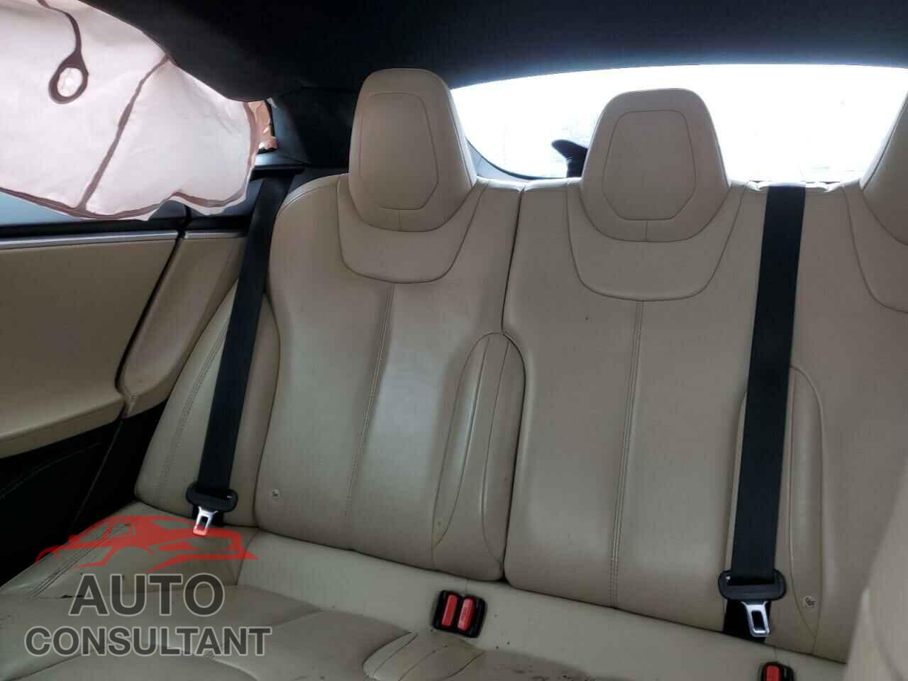 TESLA MODEL S 2015 - 5YJSA1E48FF107573