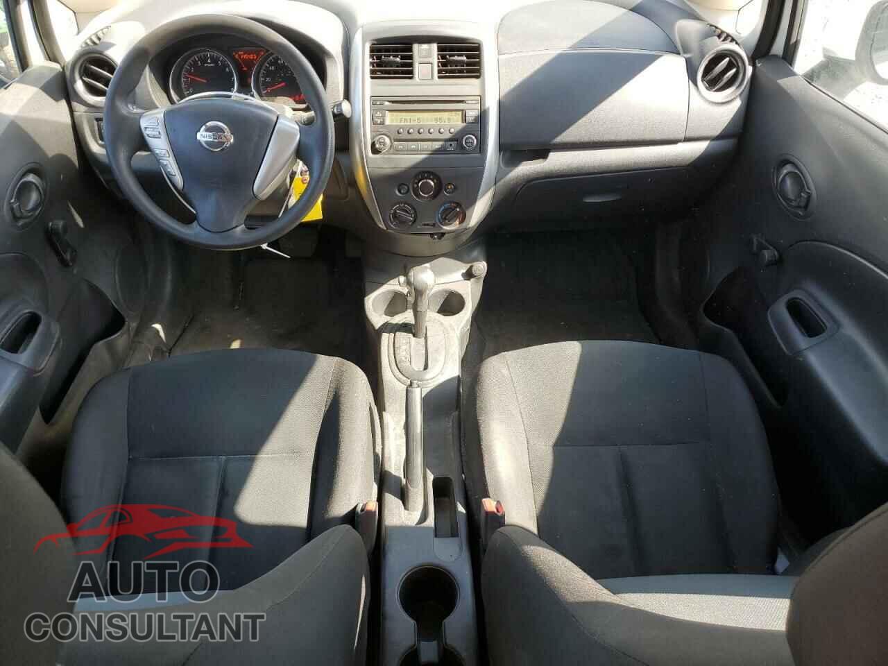 NISSAN VERSA 2017 - 3N1CE2CP3HL374039